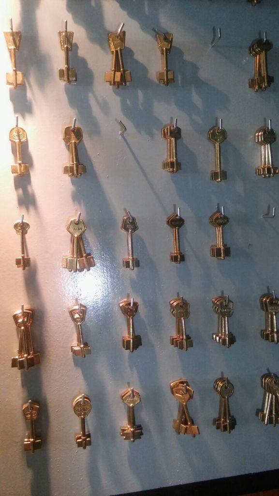 La_Combinación_cerrajeria_en_La_Guia_Esquel