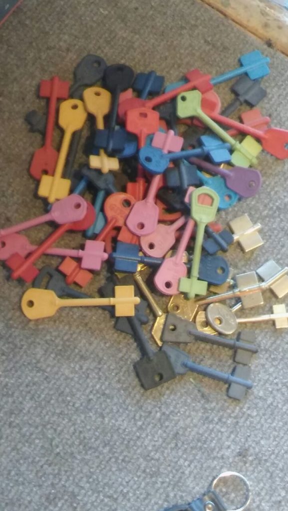 aLa_Combinación_cerrajeria_en_La_Guia_Esquel