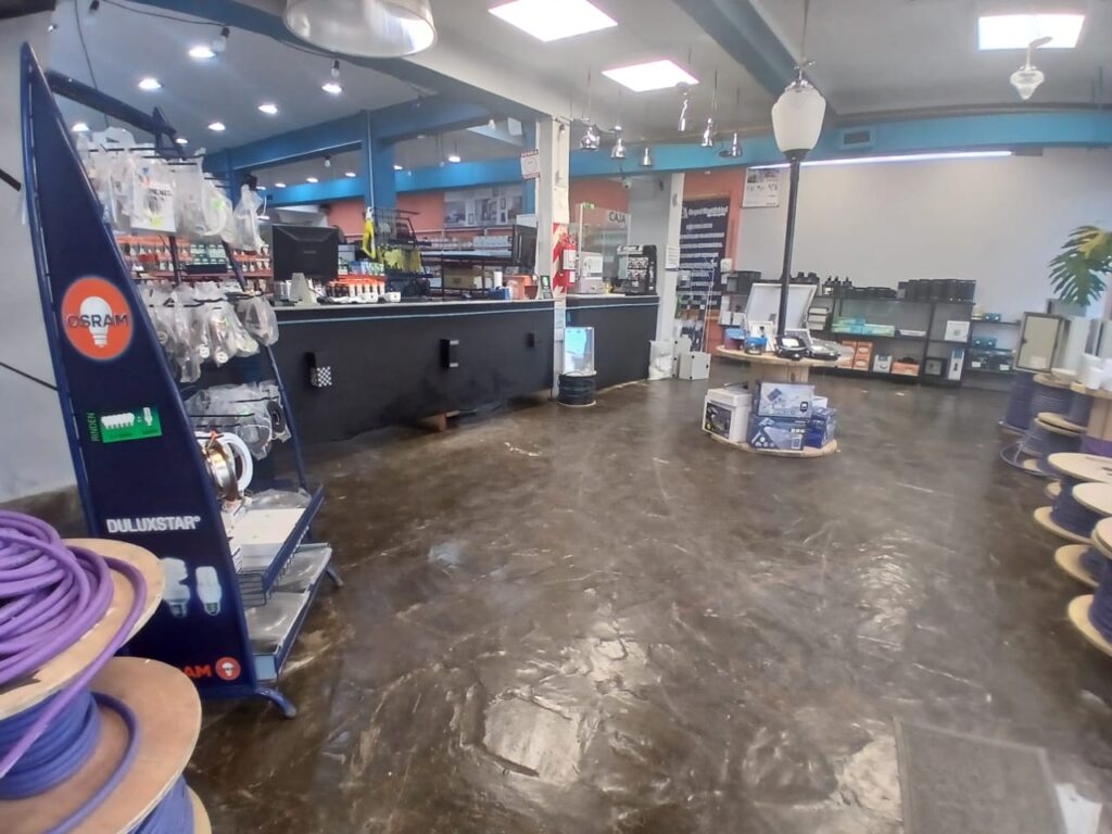 Esquel_electricidad_en_La_Guia_esquel