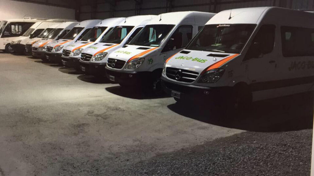 Jaco Bus Jacobsen en La Guia Esquel