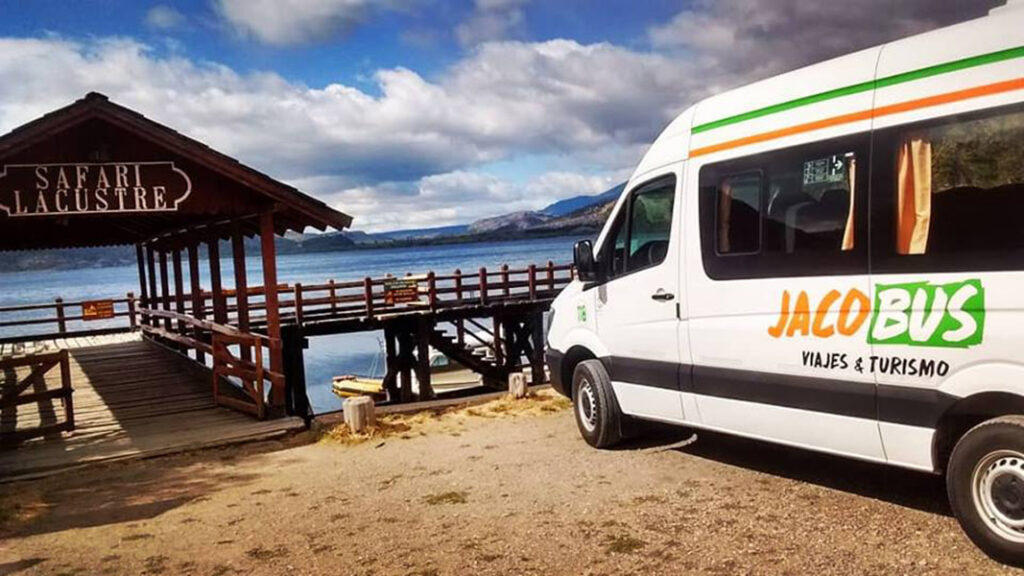 Jaco Bus Jacobsen en La Guia Esquel