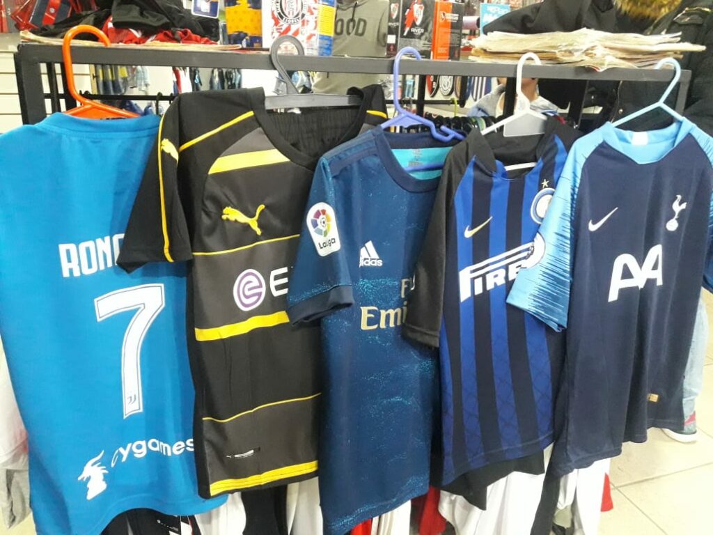 De La Tribuna en La Guia Esquel