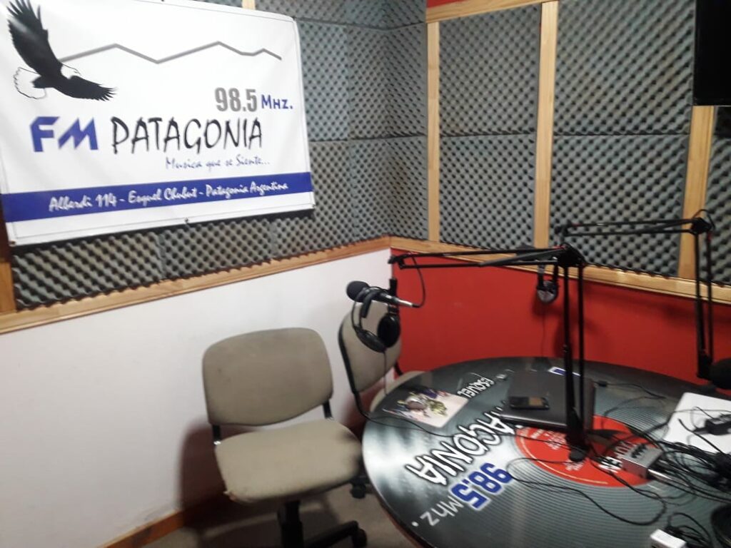 fm_patagonia_98.5_la_guia_esquel_.