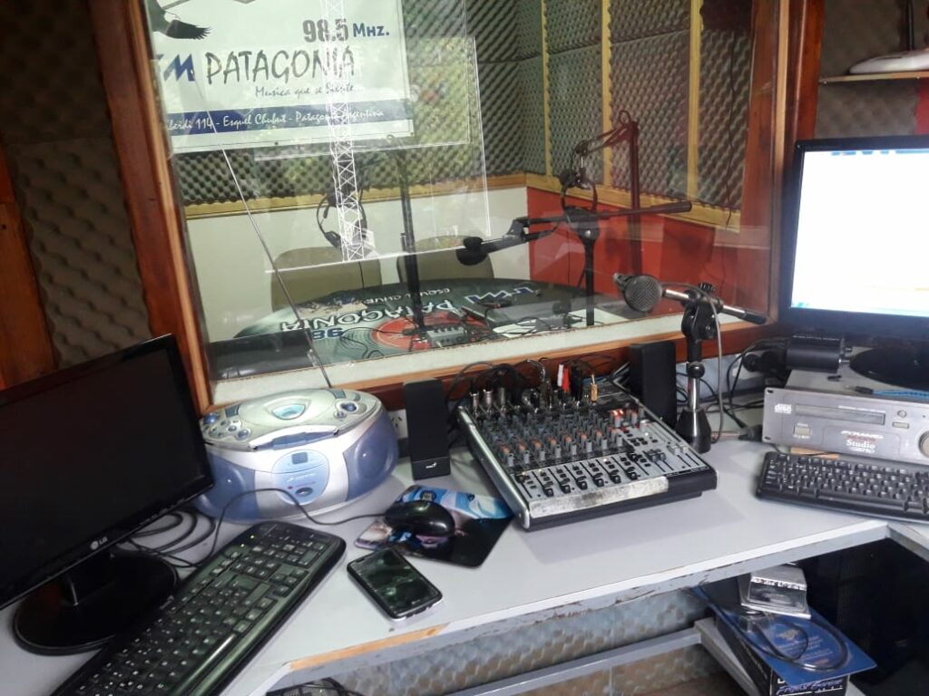 fm_patagonia_98.5_la_guia_esquel_.