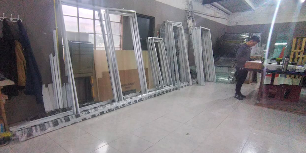 Del_Valle_parabrisas_en_La_Guia_Esquel