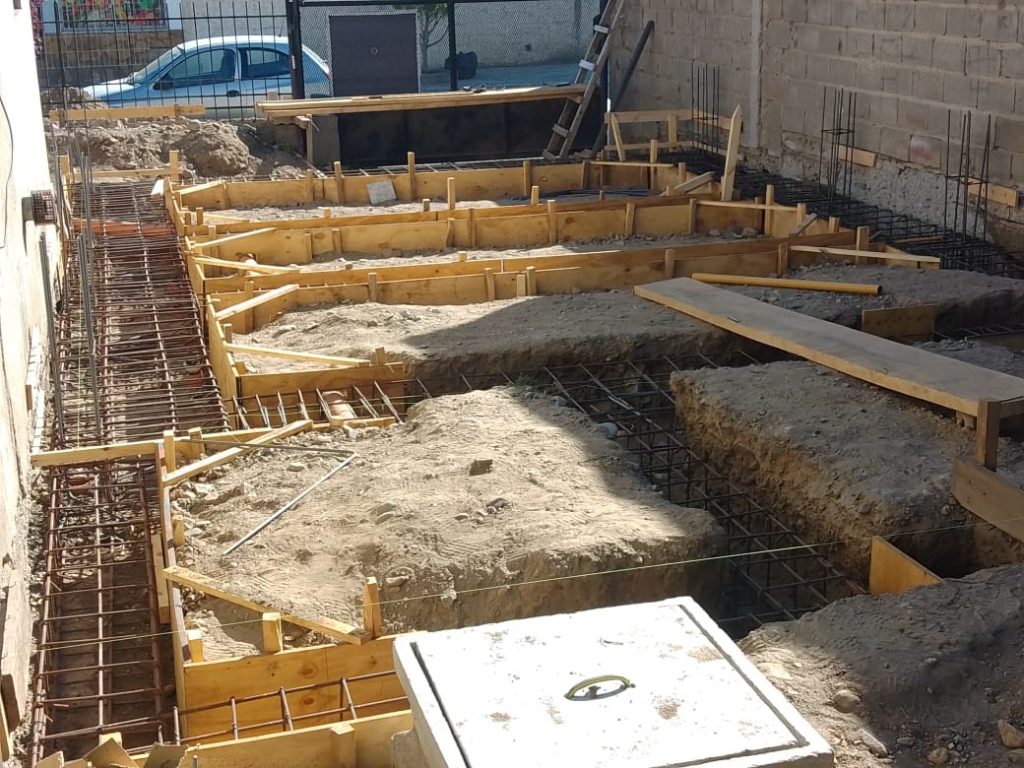 Juan Construye_ Constructora_ en La Guia Esquel