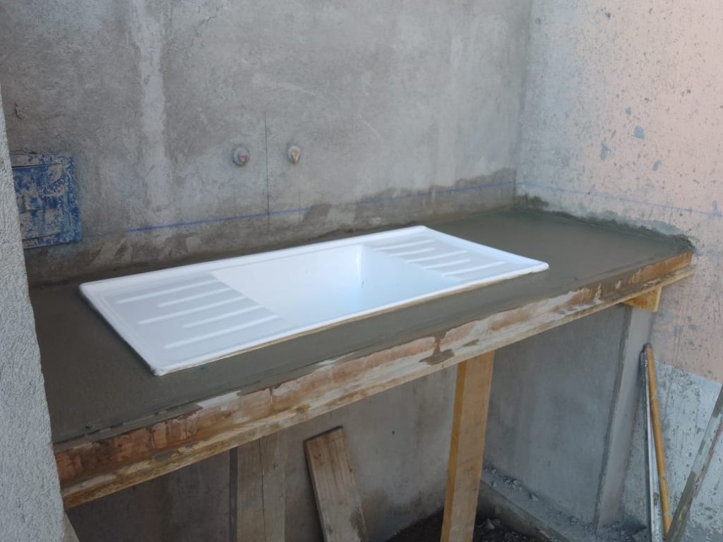 Juan Construye_ Constructora_ en La Guia Esquel