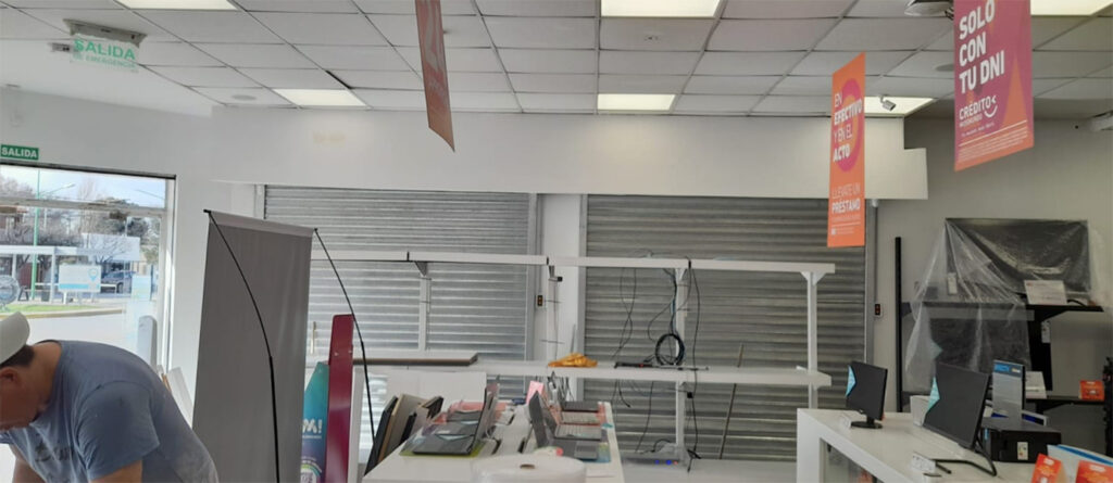 Rojas_construcciones_en_la_guia_Esquel