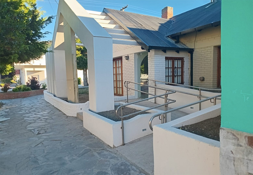 Rojas_construcciones_en_la_guia_Esquel