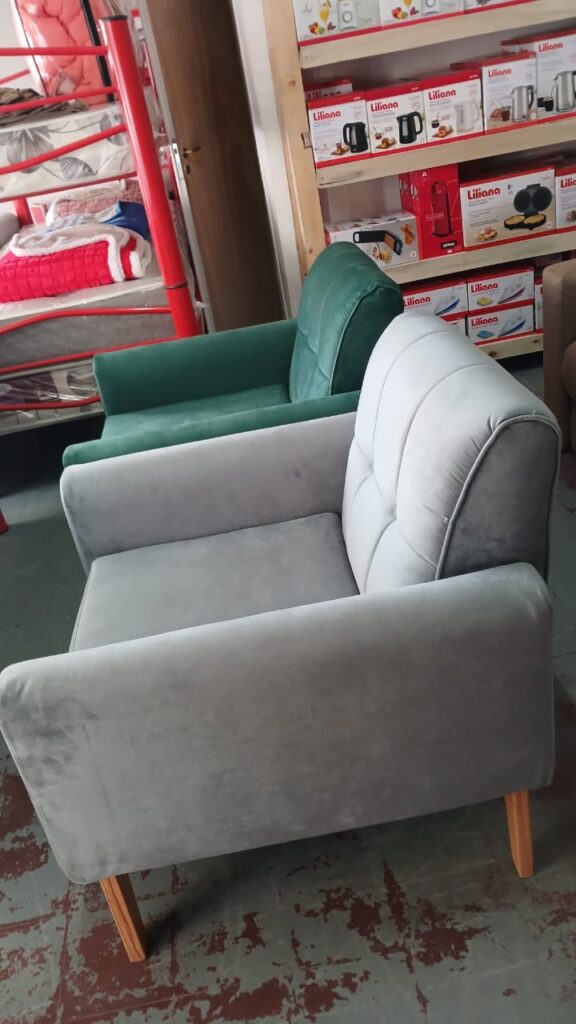 Juliar_muebleria_en_La_Guia_Esquel