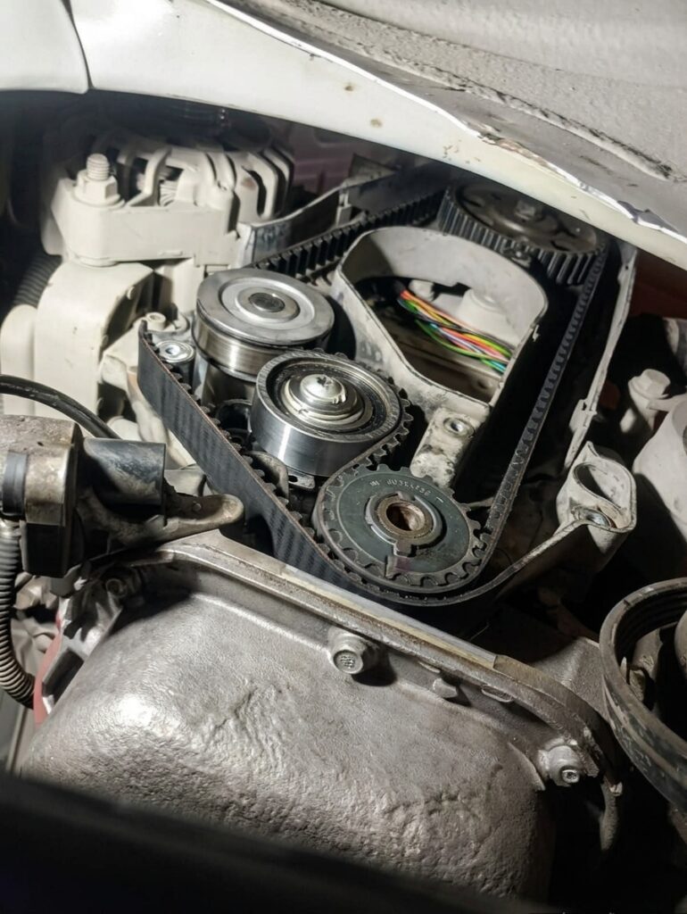 Electricidad_del_automotor_en_la_guia_Esquel_
